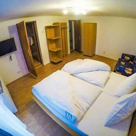 Casa Germana Hotel Lupeni  ภายนอก รูปภาพ