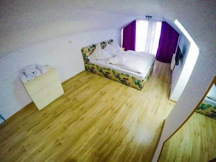Casa Germana Hotel Lupeni  ภายนอก รูปภาพ