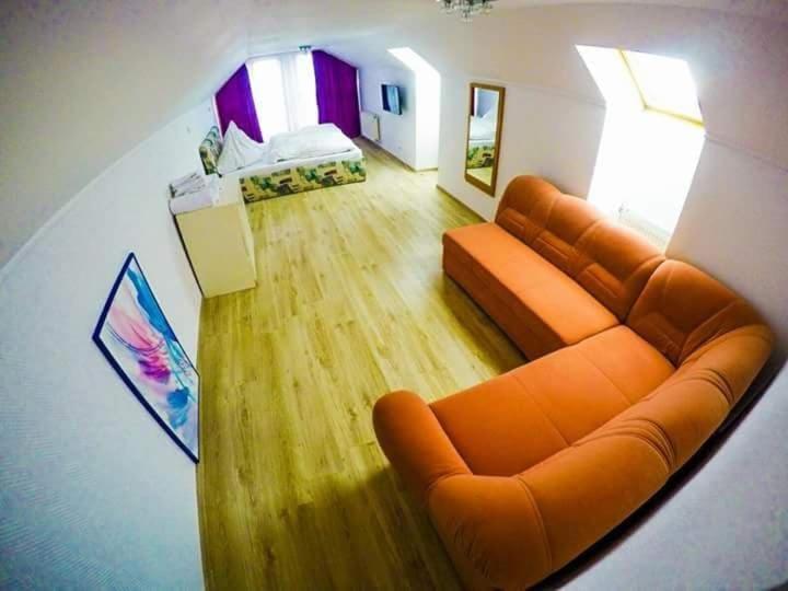 Casa Germana Hotel Lupeni  ภายนอก รูปภาพ