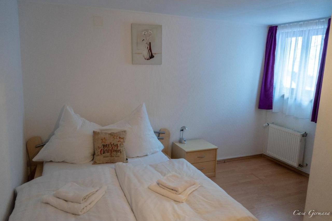 Casa Germana Hotel Lupeni  ภายนอก รูปภาพ